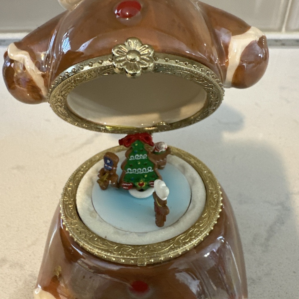 Mr. Christmas Gingerbread Man Music Box/Ornament Ceramic Animated Deck The Halls - Picture 6 of 11